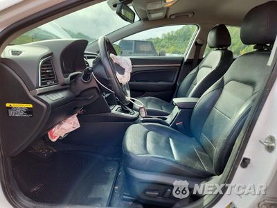 Zdjęcie 7 z 12 samochodu: 2018 HYUNDAI ELANTRA LIMITED VIN:5NPD84LF0JH282680 - miniatura