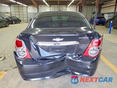 Zdjęcie 6 z 12 samochodu: 2015 CHEVROLET SONIC LT VIN:1G1JC5SH0F4111928 - miniatura