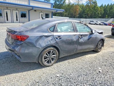 Trzecie zdjęcie samochodu z tyłu: 2022 KIA FORTE LXS VIN:3KPF24AD0NE487468 - miniatura
