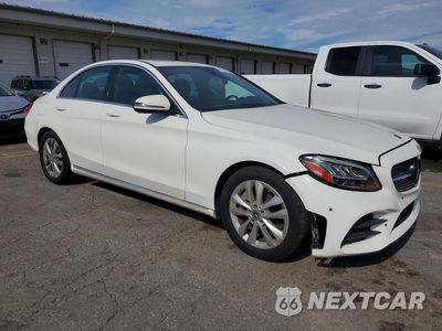 Czwarte zdjęcie samochodu z boku: 2019 MERCEDES-BENZ C 300 VIN:55SWF8DB2KU294488 - miniatura