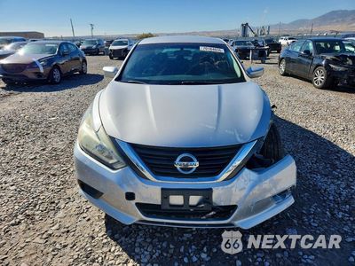 Piąte zdjęcie samochodu w środku: 2017 NISSAN ALTIMA 2.5 S VIN:1N4AL3AP1HN329531 - miniatura