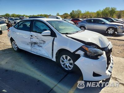 Czwarte zdjęcie samochodu z boku: 2018 TOYOTA COROLLA L VIN:5YFBURHE3JP790211 - miniatura