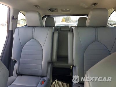 Zdjęcie 10 z 13 samochodu: 2020 TOYOTA HIGHLANDER XLE VIN:5TDHZRBH6LS505459 - miniatura