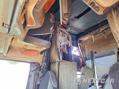 Zdjęcie 13 z 13 samochodu: 2016 VOLVO VNL SEMI TRUCK VIN:4V4NC9EJ1GN948699 - miniatura