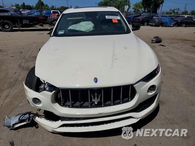 Piąte zdjęcie samochodu w środku: 2020 MASERATI LEVANTE VIN:ZN661XUA4LX355914 - miniatura