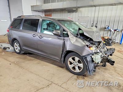 Czwarte zdjęcie samochodu z boku: 2015 TOYOTA SIENNA LE VIN:5TDKK3DC9FS571601 - miniatura