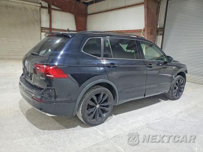 Trzecie zdjęcie samochodu z tyłu: 2021 VOLKSWAGEN TIGUAN SE VIN:3VV2B7AX4MM132240 - miniatura