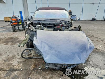 Piąte zdjęcie samochodu w środku: 2016 TESLA MODEL X VIN:5YJXCAE43GF008466 - miniatura