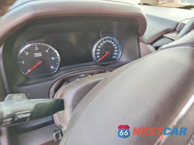 Zdjęcie 9 z 13 samochodu: 2018 GMC YUKON XL DENALI VIN:1GKS2HKJ9JR121134 - miniatura