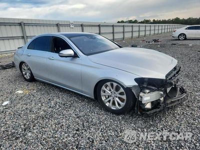 Czwarte zdjęcie samochodu z boku: 2017 MERCEDES-BENZ E 300 4MATIC VIN:WDDZF4KB2HA208565 - miniatura