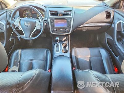 Zdjęcie 8 z 12 samochodu: 2017 NISSAN ALTIMA 3.5 SL VIN:1N4BL3AP5HC171601 - miniatura