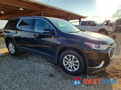 Czwarte zdjęcie samochodu z boku: 2019 CHEVROLET TRAVERSE LT VIN:1GNERGKW3KJ319452 - miniatura