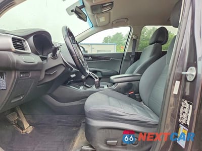 Zdjęcie 7 z 13 samochodu: 2016 KIA SORENTO LX VIN:5XYPGDA32GG157933 - miniatura