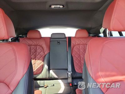 Zdjęcie 10 z 13 samochodu: 2025 BMW X6 M60I VIN:5UX43EX05S9008085 - miniatura