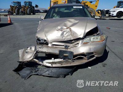 Piąte zdjęcie samochodu w środku: 2001 HONDA ACCORD EX VIN:1HGCG16521A033130 - miniatura