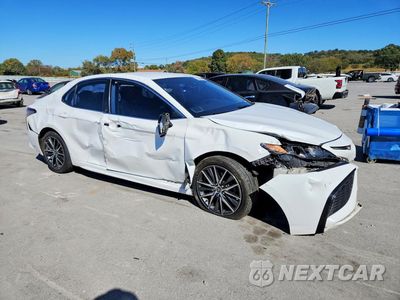 Czwarte zdjęcie samochodu z boku: 2021 TOYOTA CAMRY SE VIN:4T1G11AK7MU469579 - miniatura