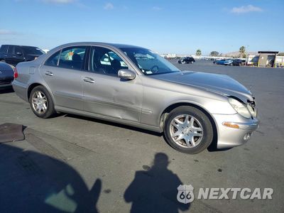 Czwarte zdjęcie samochodu z boku: 2004 MERCEDES-BENZ E 320 VIN:WDBUF65J94A418365 - miniatura
