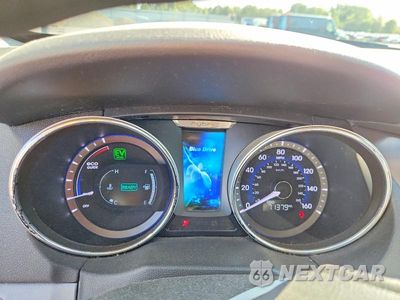 Zdjęcie 9 z 12 samochodu: 2015 HYUNDAI SONATA HYBRID BASE VIN:KMHEC4A4XFA120182 - miniatura