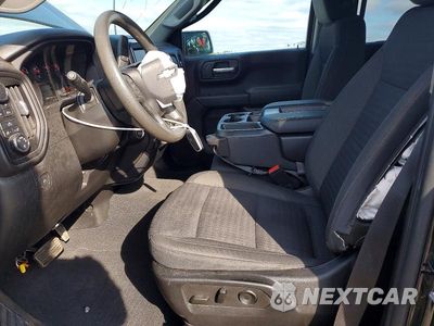 Zdjęcie 7 z 13 samochodu: 2022 CHEVROLET SILVERADO K1500 CUSTOM VIN:1GCPDBEK5NZ552248 - miniatura