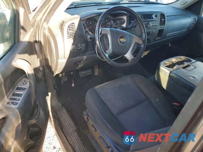 Zdjęcie 8 z 12 samochodu: 2012 CHEVROLET SILVERADO K1500 LT VIN:1GCRKSE78CZ219999 - miniatura
