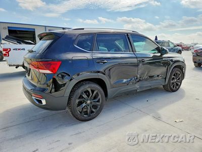 Trzecie zdjęcie samochodu z tyłu: 2022 VOLKSWAGEN TAOS SE VIN:3VVSX7B22NM097722 - miniatura