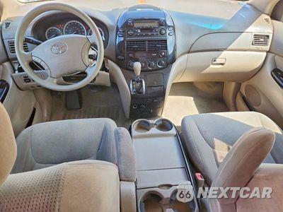 Zdjęcie 8 z 14 samochodu: 2004 TOYOTA SIENNA LE 7 PASSENGER VIN:5TDZA23C74S099554 - miniatura