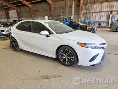 Czwarte zdjęcie samochodu z boku: 2020 TOYOTA CAMRY SE VIN:4T1G11AKXLU378885 - miniatura