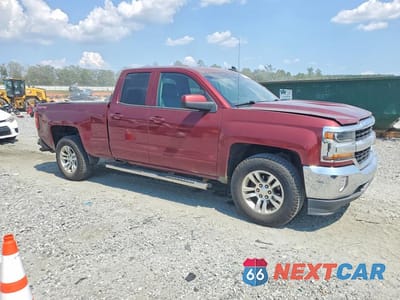 Czwarte zdjęcie samochodu z boku: 2016 CHEVROLET SILVERADO K1500 LT VIN:1GCVKREC8GZ423177 - miniatura