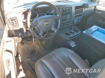 Zdjęcie 8 z 13 samochodu: 2020 CHEVROLET EXPRESS G2500 VIN:1GCWGAFG2L1254162 - miniatura