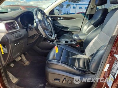 Zdjęcie 7 z 13 samochodu: 2018 KIA SORENTO EX VIN:5XYPHDA51JG366330 - miniatura