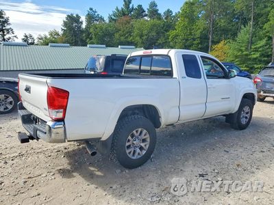 Trzecie zdjęcie samochodu z tyłu: 2017 TOYOTA TACOMA SR5 V6 VIN:5TFSZ5ANXHX076513 - miniatura