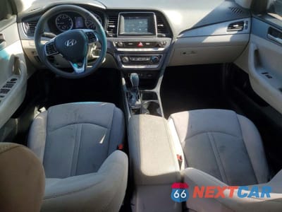 Zdjęcie 8 z 12 samochodu: 2018 HYUNDAI SONATA SE VIN:5NPE24AF0JH599920 - miniatura