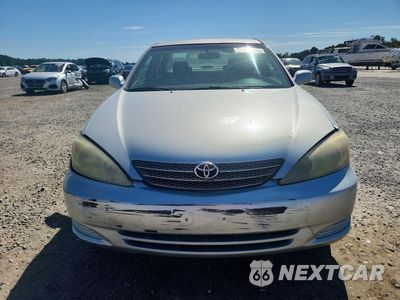 Piąte zdjęcie samochodu w środku: 2004 TOYOTA CAMRY LE VIN:4T1BE32K24U264907 - miniatura