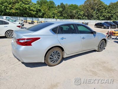 Trzecie zdjęcie samochodu z tyłu: 2018 NISSAN ALTIMA 2.5 S VIN:1N4AL3AP5JC299189 - miniatura