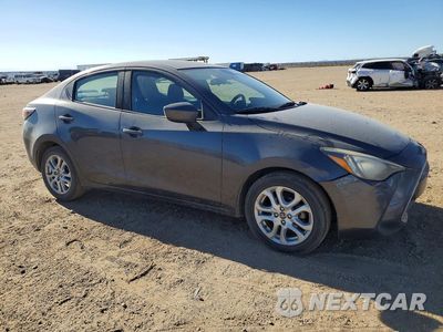 Czwarte zdjęcie samochodu z boku: 2017 TOYOTA YARIS IA BASE VIN:3MYDLBYV6HY154090 - miniatura