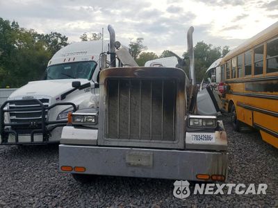 Piąte zdjęcie samochodu w środku: 1997 PETERBILT 379 SEMI TRUCK VIN:1XP5DB8X1VN427588 - miniatura