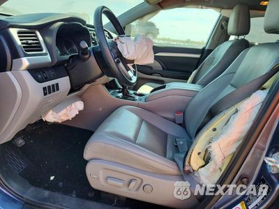 Zdjęcie 7 z 13 samochodu: 2019 TOYOTA HIGHLANDER XLE VIN:5TDJZRFH9KS735474 - miniatura