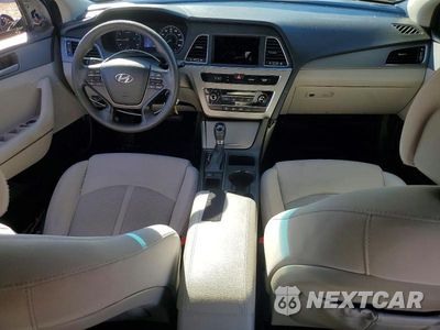 Zdjęcie 8 z 12 samochodu: 2017 HYUNDAI SONATA SE VIN:5NPE24AF1HH459157 - miniatura