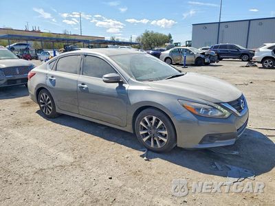 Czwarte zdjęcie samochodu z boku: 2017 NISSAN ALTIMA 2.5 SL VIN:1N4AL3AP0HC179469 - miniatura