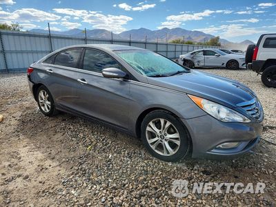 Czwarte zdjęcie samochodu z boku: 2013 HYUNDAI SONATA LIMITED VIN:5NPEC4AC9DH636731 - miniatura