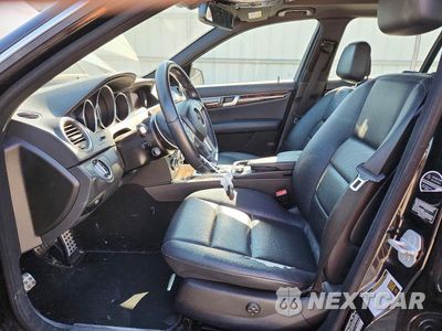 Zdjęcie 7 z 12 samochodu: 2014 MERCEDES-BENZ C 250 VIN:WDDGF4HB9ER317116 - miniatura