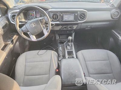 Zdjęcie 8 z 12 samochodu: 2018 TOYOTA TACOMA SR5 VIN:5TFAX5GNXJX131606 - miniatura