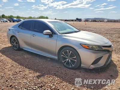 Czwarte zdjęcie samochodu z boku: 2018 TOYOTA CAMRY SE VIN:4T1B11HKXJU072945 - miniatura
