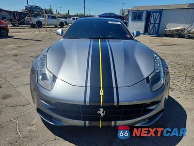 Piąte zdjęcie samochodu w środku: 2016 FERRARI FF VIN:ZFF73SKA7G0216026 - miniatura