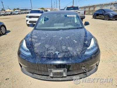 Piąte zdjęcie samochodu w środku: 2019 TESLA MODEL 3 VIN:5YJ3E1EA7KF324525 - miniatura