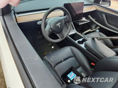 Zdjęcie 8 z 12 samochodu: 2024 TESLA MODEL Y VIN:7SAYGDEE6RF169810 - miniatura