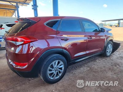 Trzecie zdjęcie samochodu z tyłu: 2018 HYUNDAI TUCSON SE STANDARD VIN:KM8J23A45JU791259 - miniatura