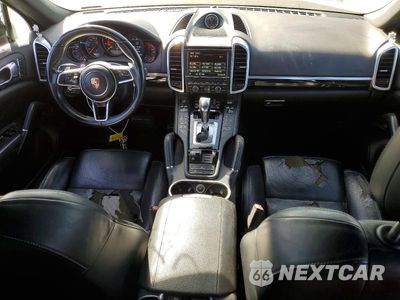 Zdjęcie 8 z 14 samochodu: 2016 PORSCHE CAYENNE VIN:WP1AA2A26GLA01920 - miniatura