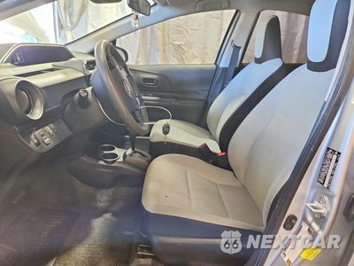 Zdjęcie 7 z 13 samochodu: 2018 TOYOTA PRIUS C ONE VIN:JTDKDTB34J1604443 - miniatura