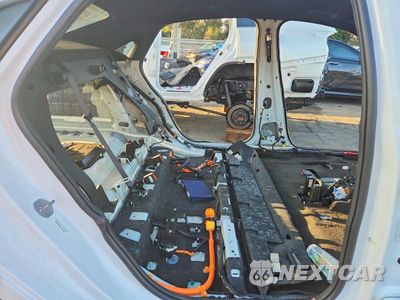 Zdjęcie 10 z 12 samochodu: 2025 HYUNDAI IONIQ 6 SE VIN:KMHM24AA4SA117499 - miniatura